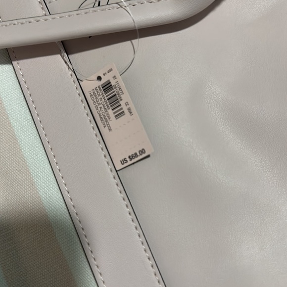 VS Iconic Weekender - Picture 6 of 9